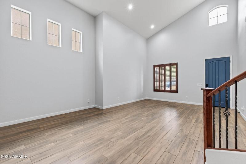 58_6858_W_Peak_View4_mls