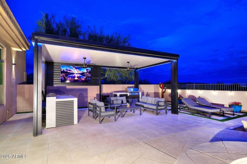 Pergola/Outdoor Kitchen