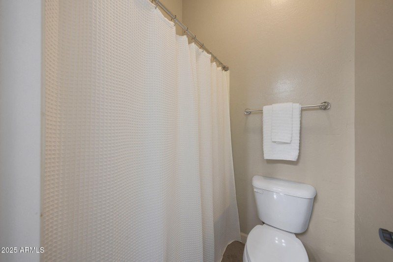 Separate shower/toilet J&J Bath