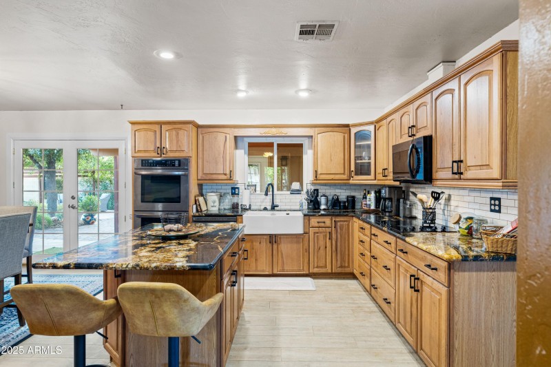 Eat-In Kitchen Island