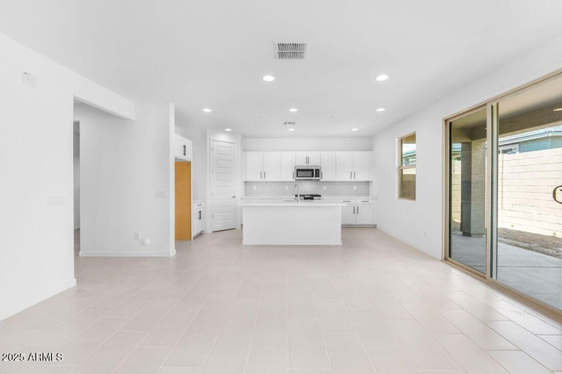 hj-az-phoenix-asante-vista-ellington-lot