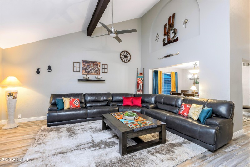 1) 62909-68cb23a406c2f