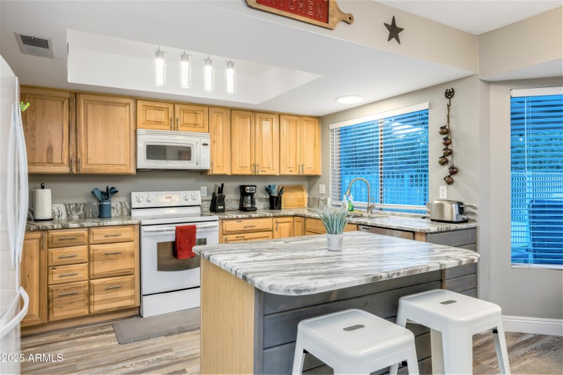 8) 62909-68cb23fcf0d01