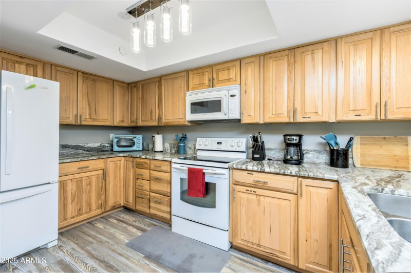 9) 62909-68cb24db997a8