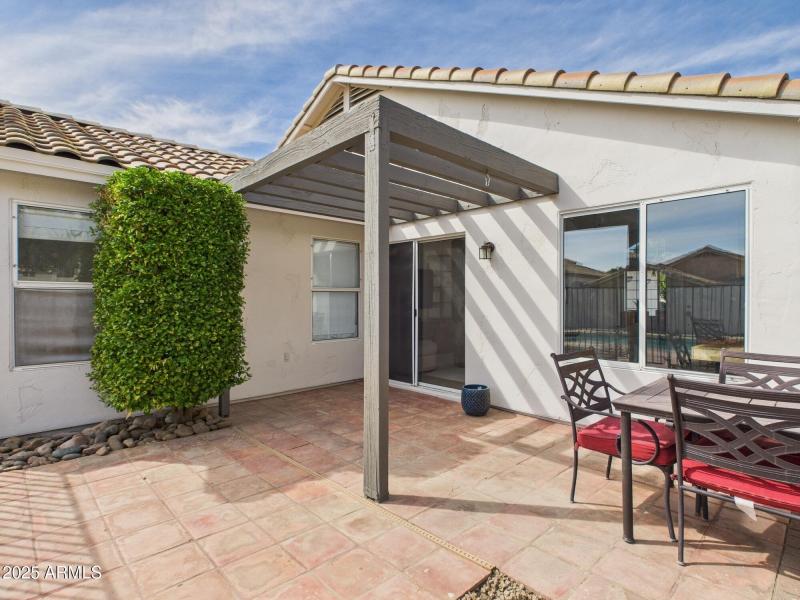 CAM02404G0-PR0143-STILL010