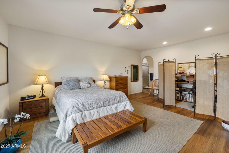 15-Primary Bedroom_2