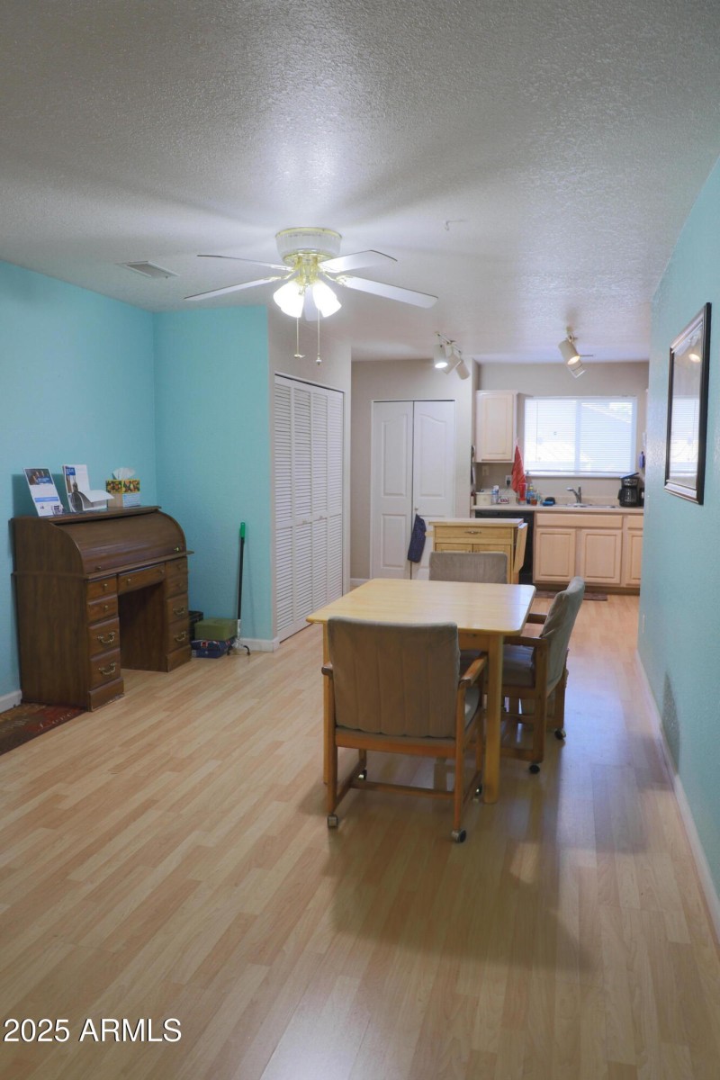 Dining area to kitchen