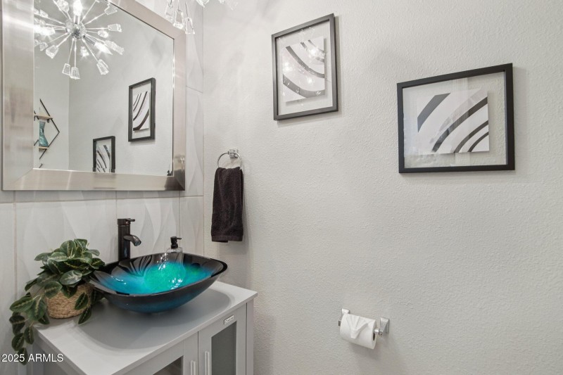 13-web-or-mls-N 76th St 1104-S1909-013