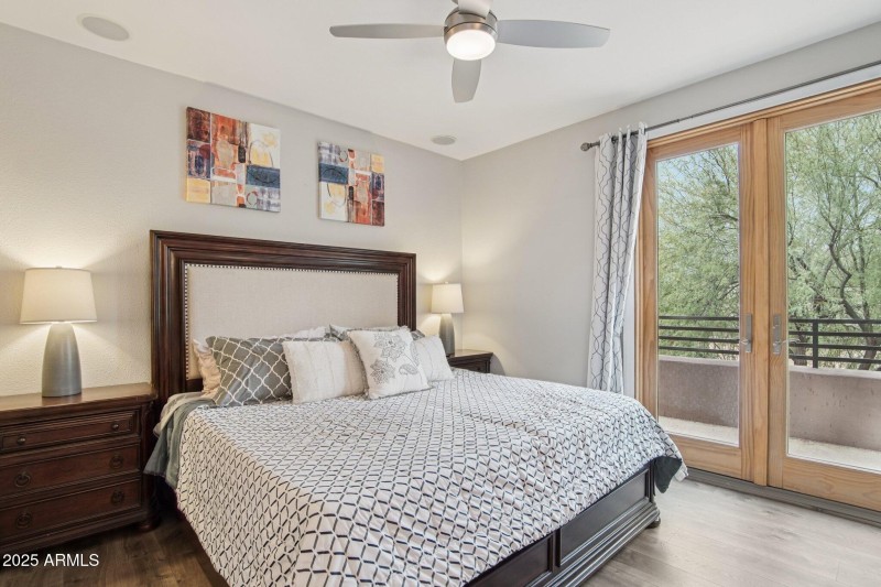 17-web-or-mls-N 76th St 1104-S1909-017