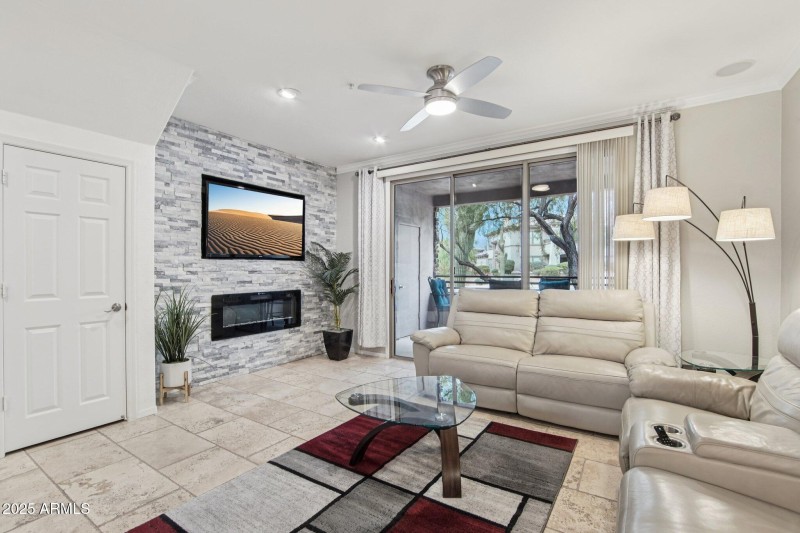 7-web-or-mls-N 76th St 1104-S1909-007