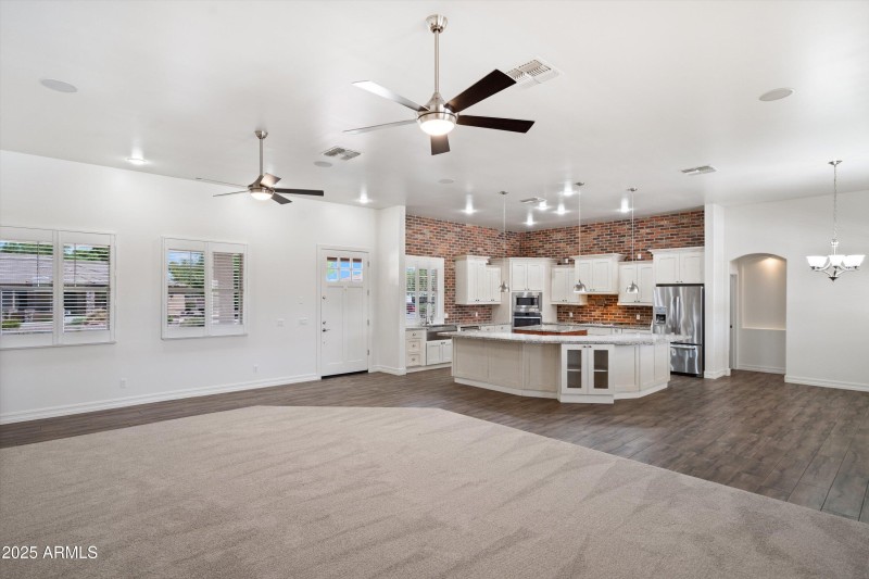 07-Family Room to Kitchen