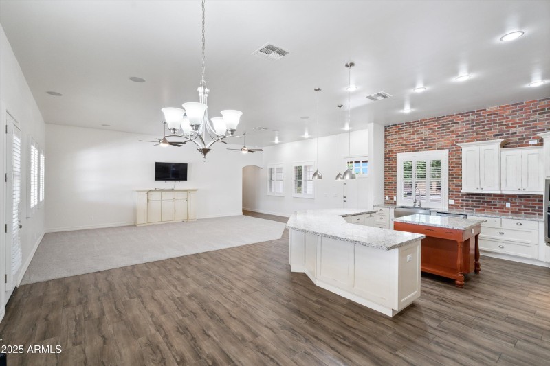 08-Kitchen to Family