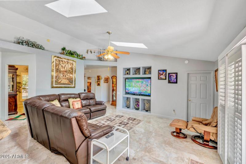 Family room 2