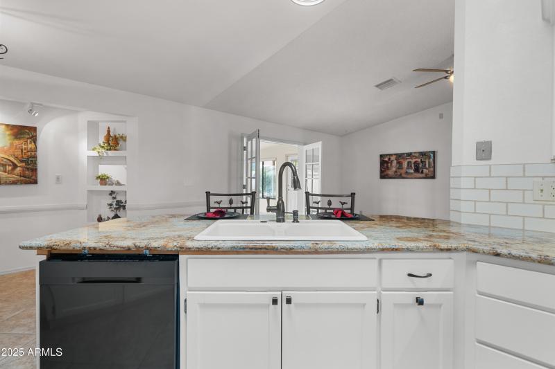 Interior - 4064 S Comanche Dr-7