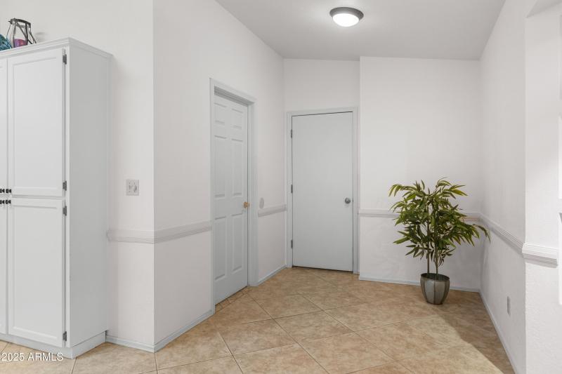 Interior - 4064 S Comanche Dr-9