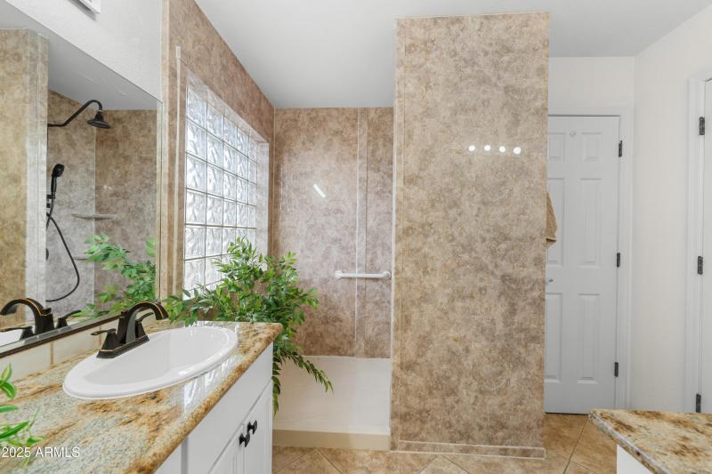 Interior - 4064 S Comanche Dr-18