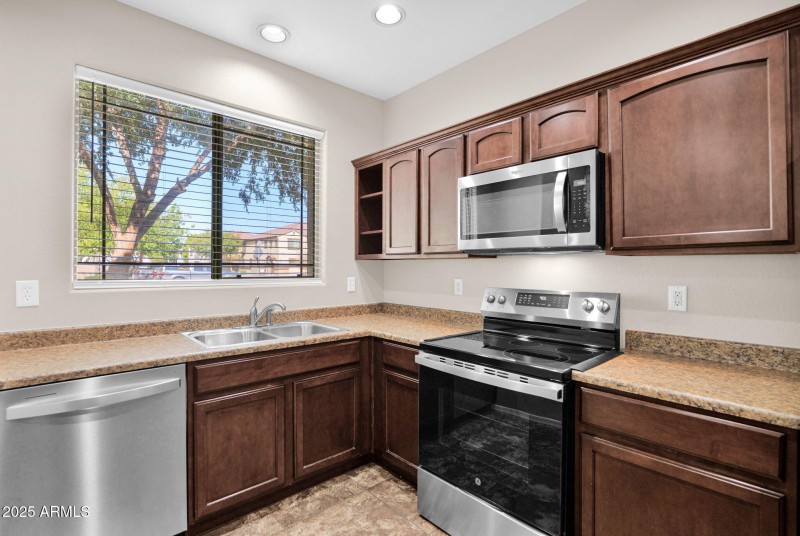 12-web-or-mls-P1292356