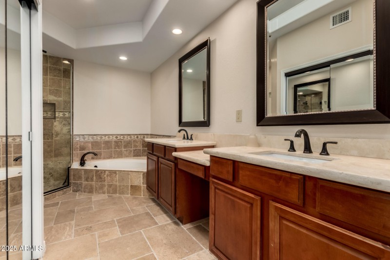 Primary double sinks