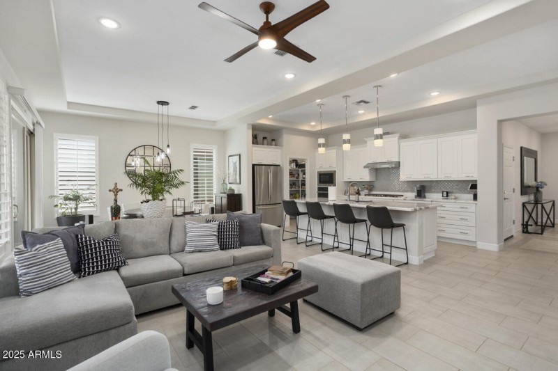 Soaring coffered ceilingsom