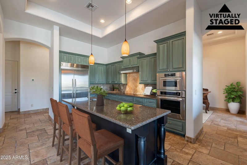 Hombre-17-Kitchen_VS 1