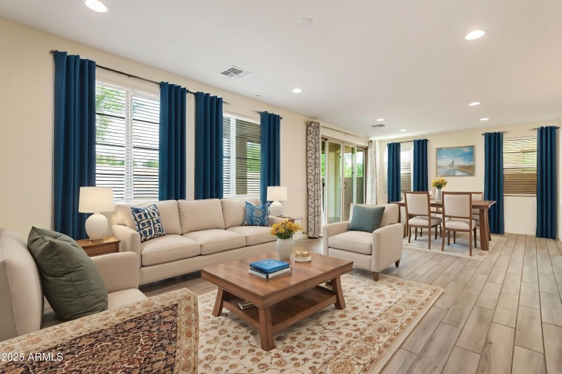 07-Follet - Living Room - Standard - 0