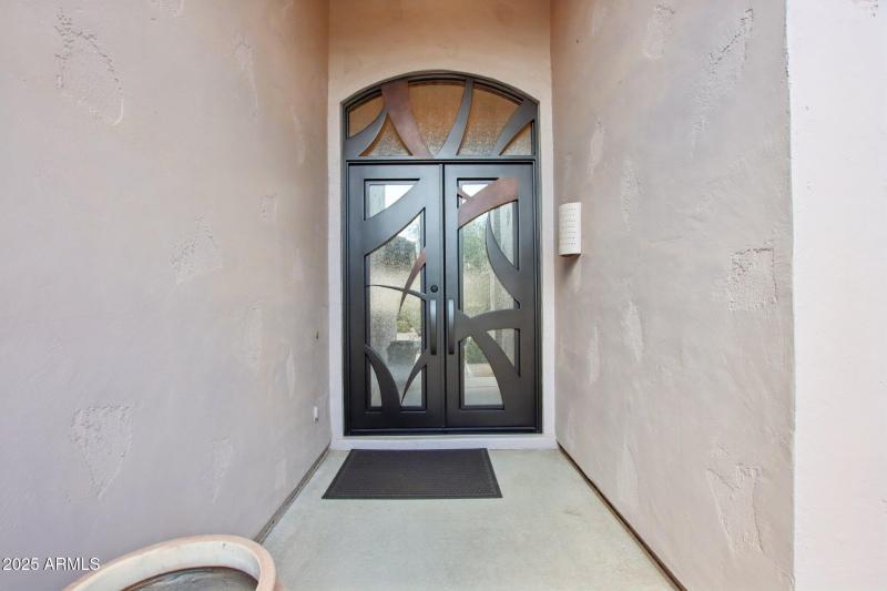 3-web-or-mls-E Altadena Dr-S2708-003