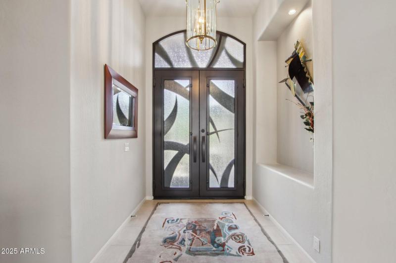 4-web-or-mls-E Altadena Dr-S2708-004