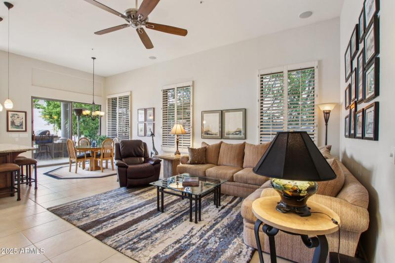 5-web-or-mls-E Altadena Dr-S2708-005