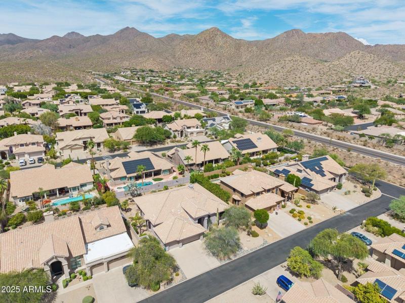 76-web-or-mls-E Altadena Dr-S0209-026