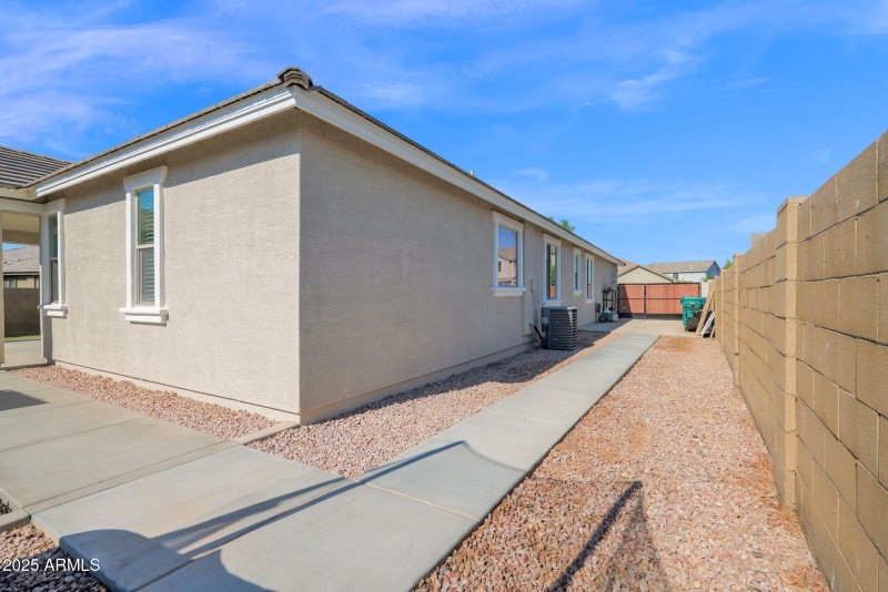 41-web-or-mls-P1303708