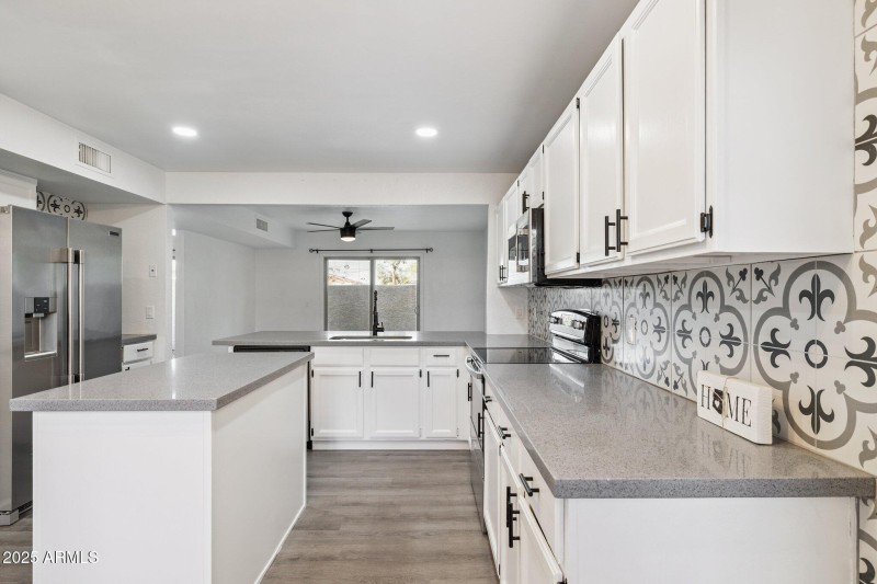 12-web-or-mls-4206-e-agave-rd