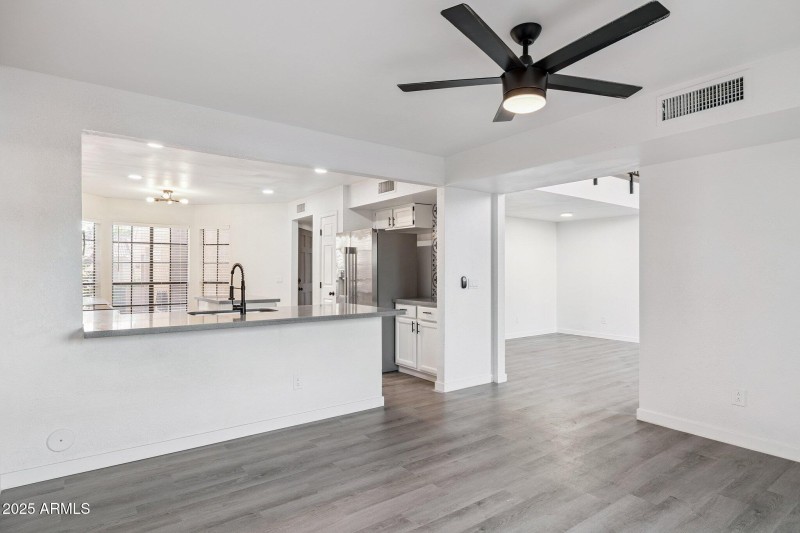 9-web-or-mls-4206-e-agave-rd