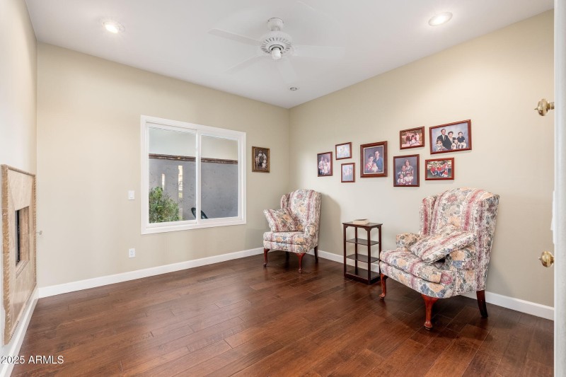 Sitting Room / Bedroom