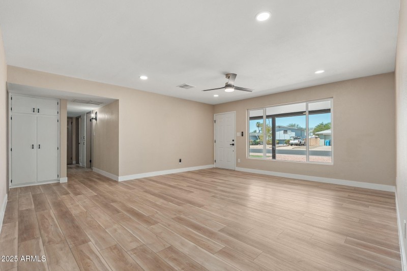 3121 W Hearn Rd - 04