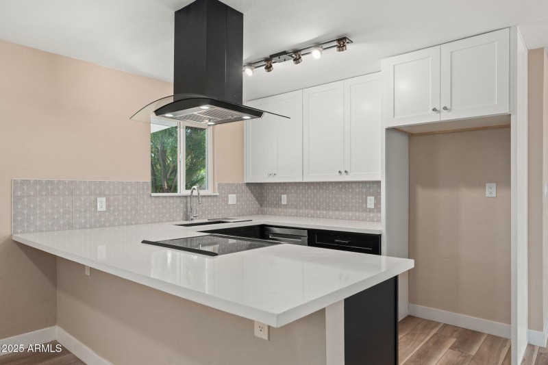 3121 W Hearn Rd - 09