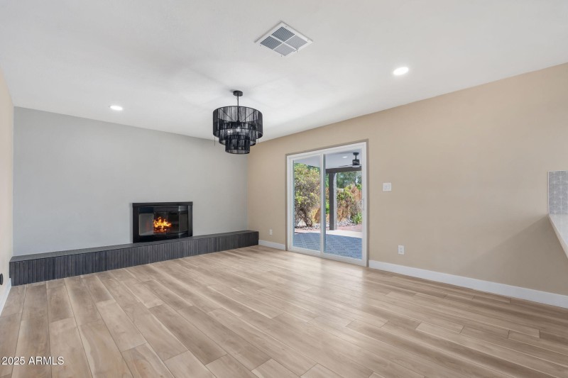 3121 W Hearn Rd - 12