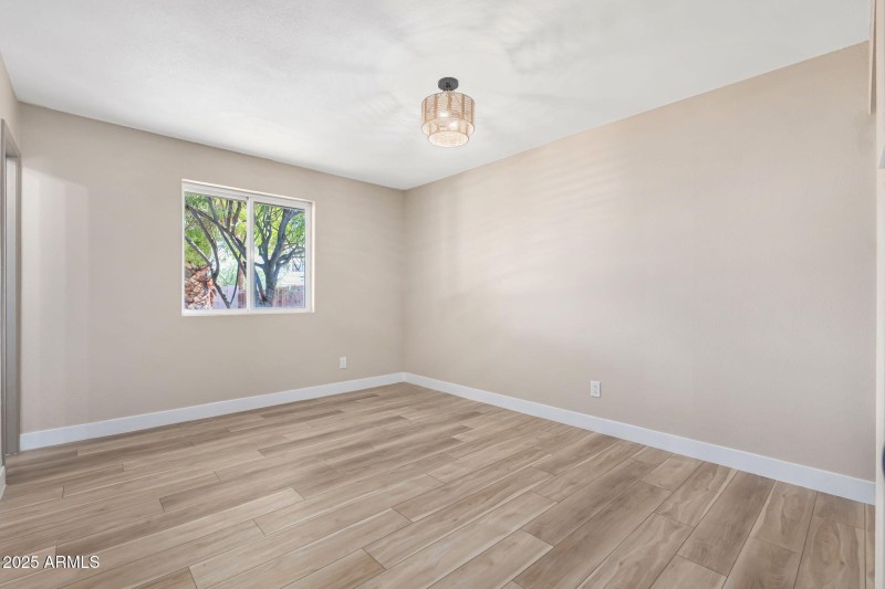 3121 W Hearn Rd - 14