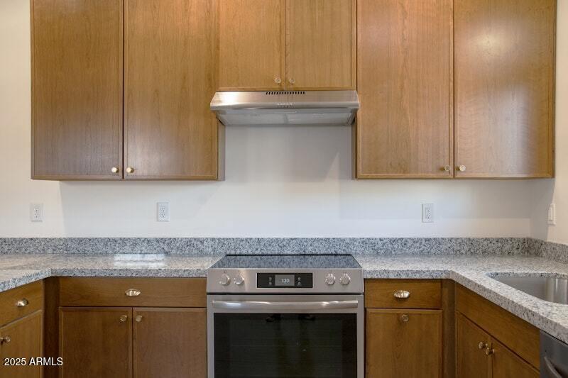 6 y 2006 kitchen finishes