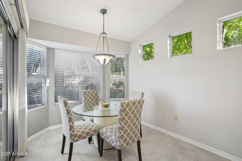 Eat in area off kitchen