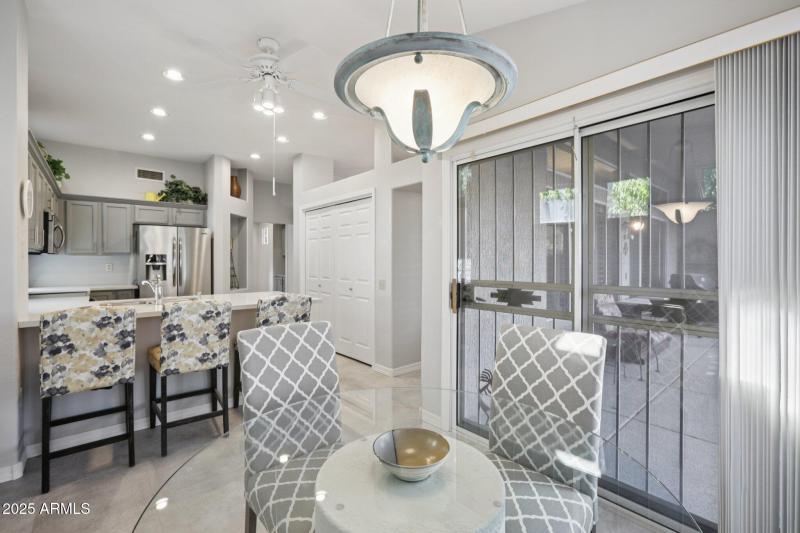 Eat in area off kitchen