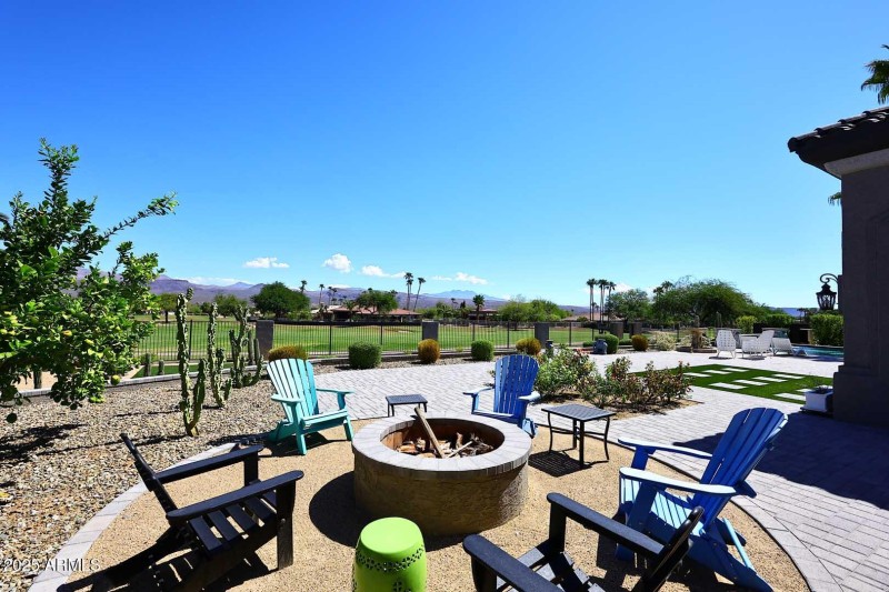 Firepit-Golf Course View