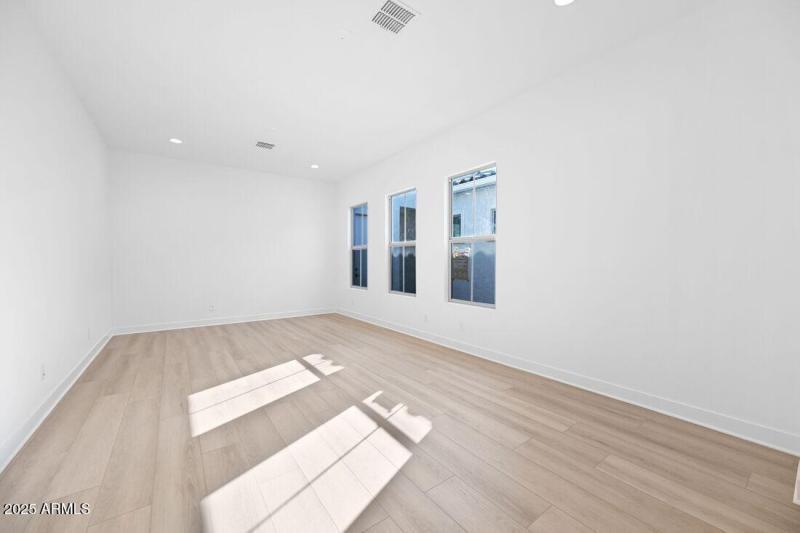 7660 W REMUDA Drive- Ready Now!