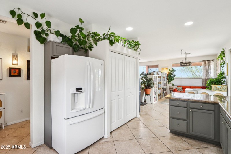 17-web-or-mls-E Anasazi Pl-S2009-017