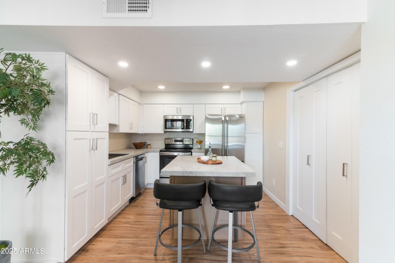 11_8787 e mountain view rd 2101-11