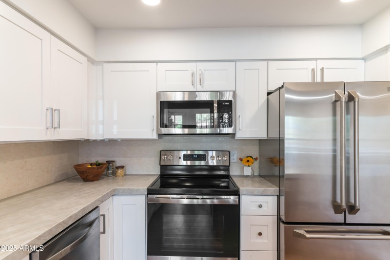 14_8787 e mountain view rd 2101-14