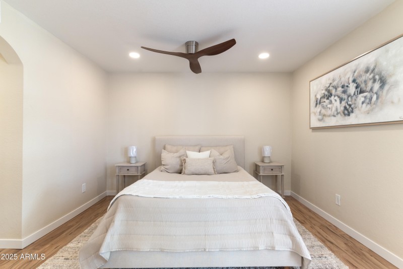 16_8787 e mountain view rd 2101-16