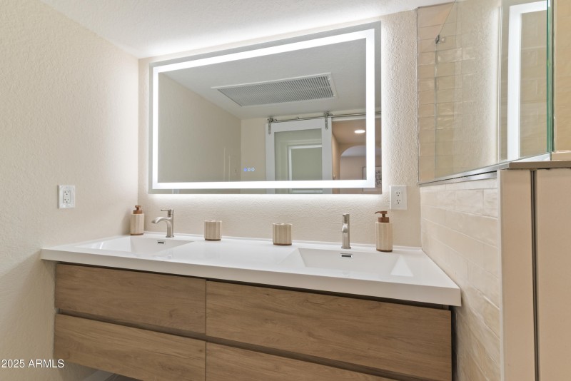 19_8787 e mountain view rd 2101-19