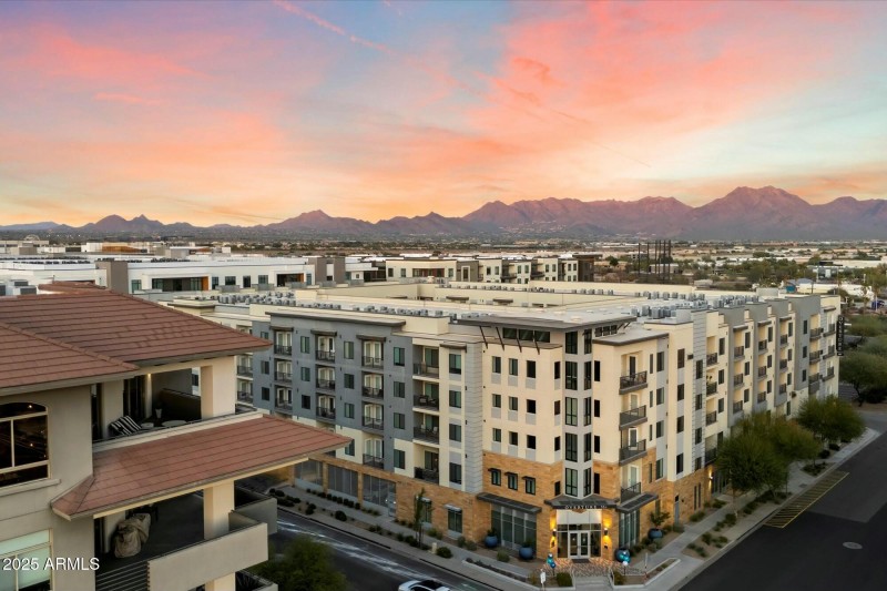 Corner Penthouse unit!