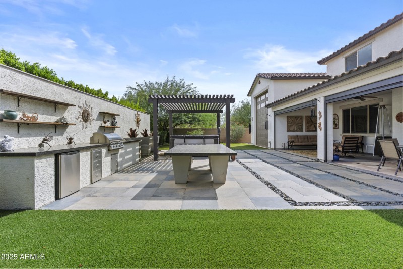 Granite/concrete table