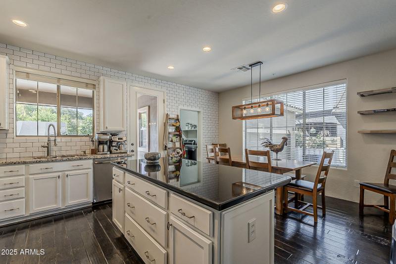 10-web-or-mls-Tamarisk-10